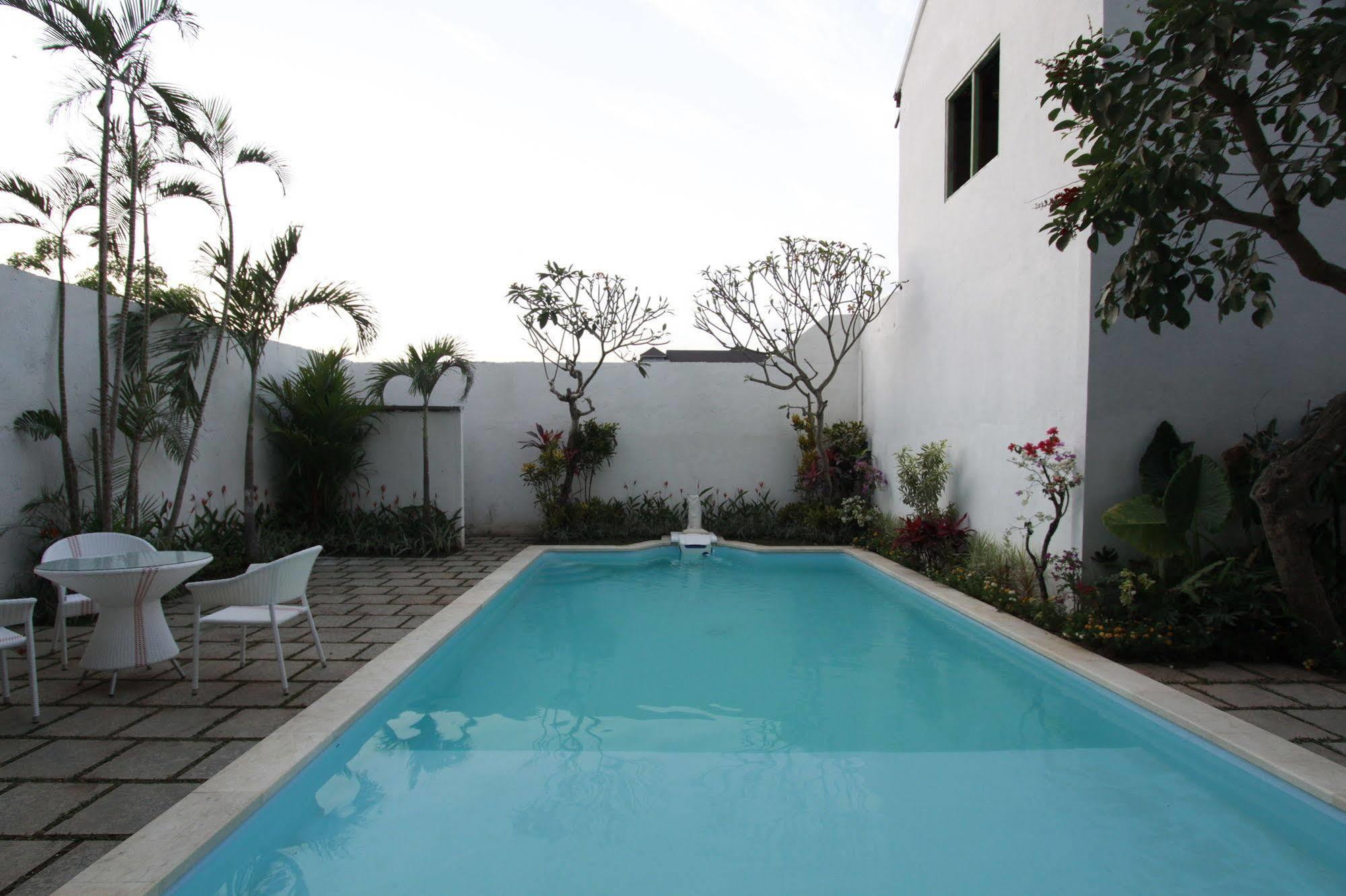 Spazzio Bali Hotel Kuta Lombok Exteriör bild
